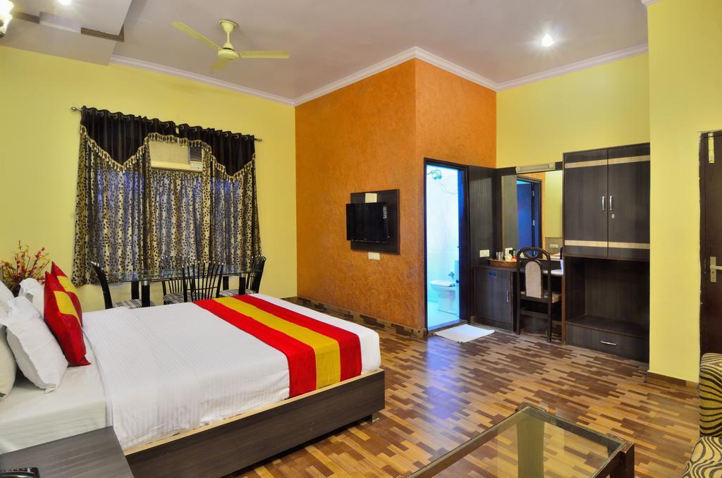 Hotel Roopa International Amritsar Exterior foto