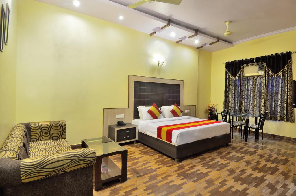 Hotel Roopa International Amritsar Exterior foto