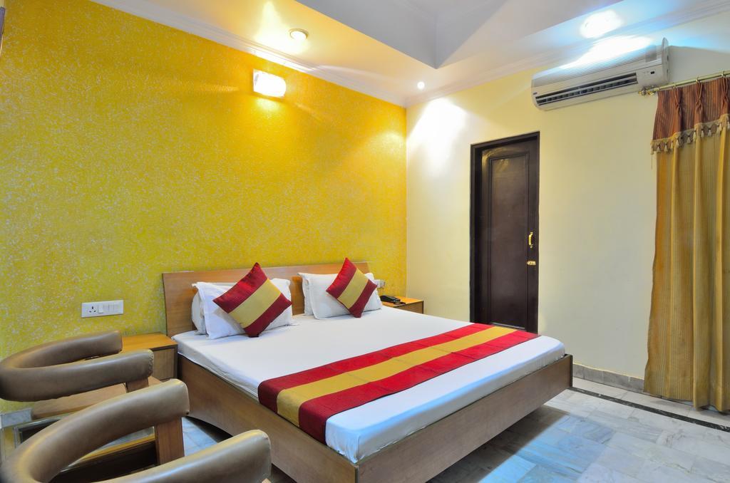 Hotel Roopa International Amritsar Exterior foto